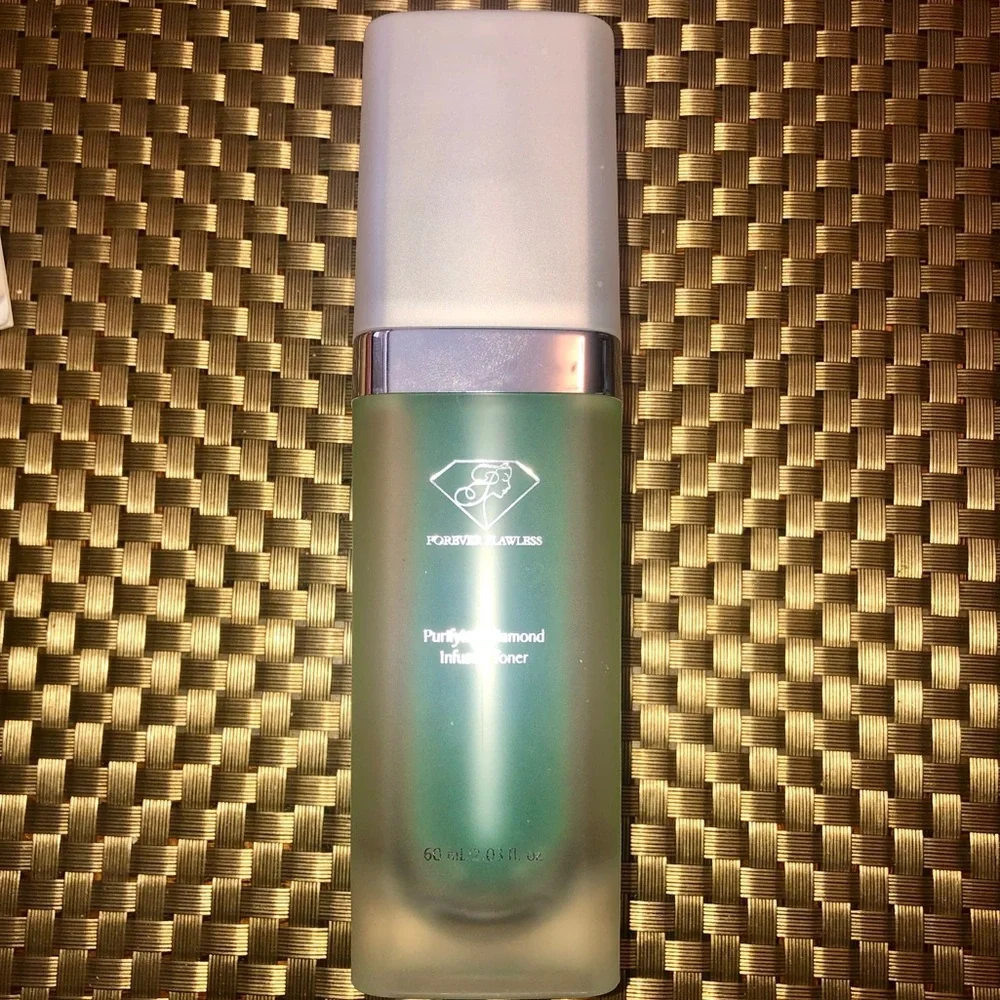 Forever Flawless Purifying Diamond Infused Toner - Picture 2 of 2